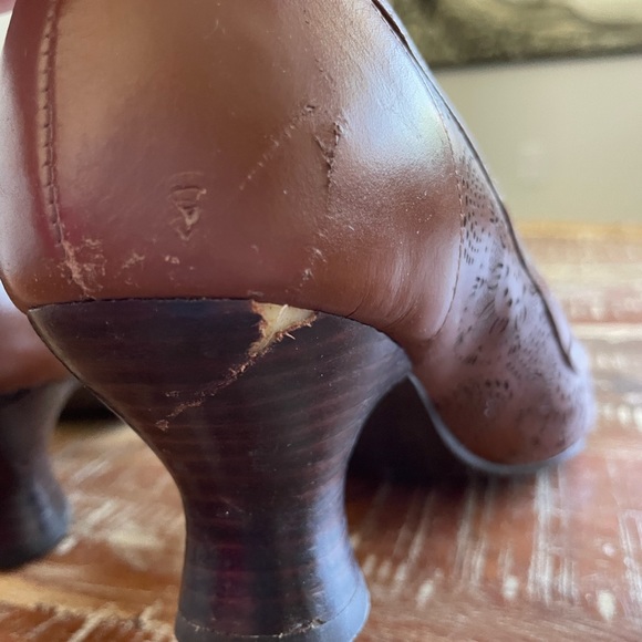 BROWN LEATHER HEELS - Picture 6 of 7
